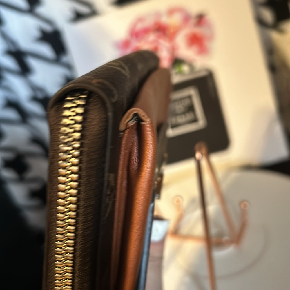 Chic Brown Patterned Crossbody Bag - image 4